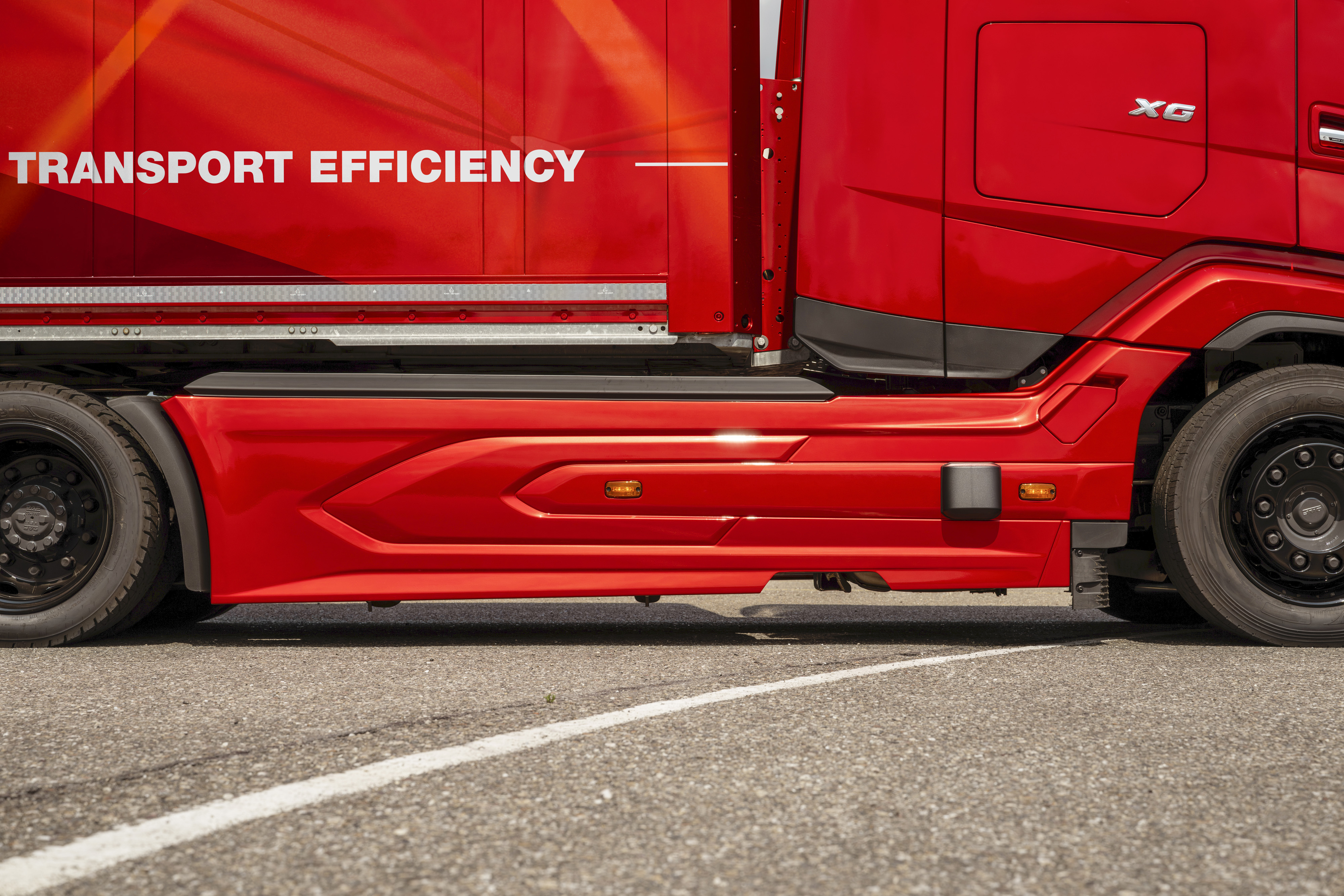 207 New side skirts DAF Lowdeck