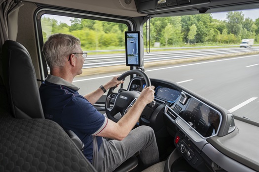 1001-DAF-Electric-Driver-Behind-The-Wheel